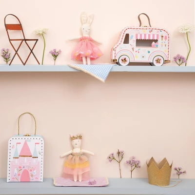 Meri-Meri Meri Meri Ice Cream Van Bunny Mini Suitcase Doll (Pack Of 1) 6 Meri-Meri Meri Meri Ice Cream Van Bunny Mini Suitcase Doll (Pack Of 1) - Image 6