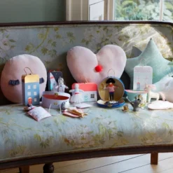 Meri-Meri Meri Meri Lila Mini Suitcase Doll (Pack Of 1) -Meri Toys Deals Sales Store GUEST be6cf4f8 6dd5 4876 a628 a4600cbd406e