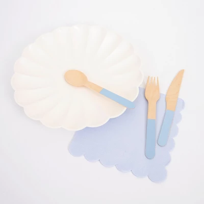 Meri-Meri Meri Meri Blue Wooden Cutlery Set (Pack Of 24) 1 Meri-Meri Meri Meri Blue Wooden Cutlery Set (Pack Of 24)